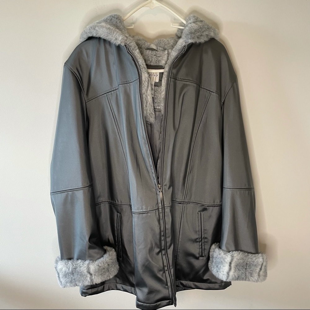White stag 1x womens parka- NWOT